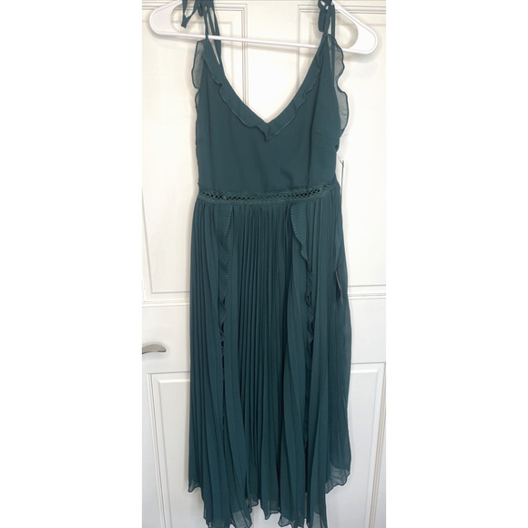NWT Lulus Women's Never a Dull Moment Pleated Midi Dress Sz M Flowy Boho Fairy - Picture 1 of 13